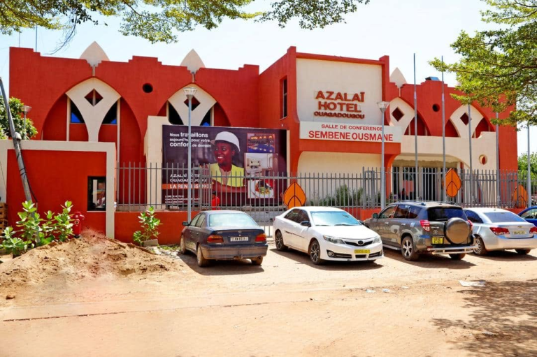 Entrée de l’Azalaï Hôtel à Ouagadougou